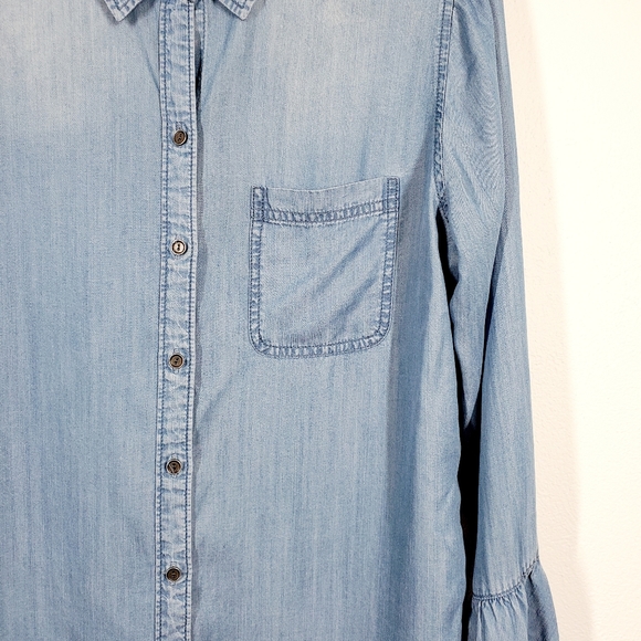BEACH LUNCH LOUNGE COLLECTION CHAMBRAY BLOUSE - Picture 5 of 7